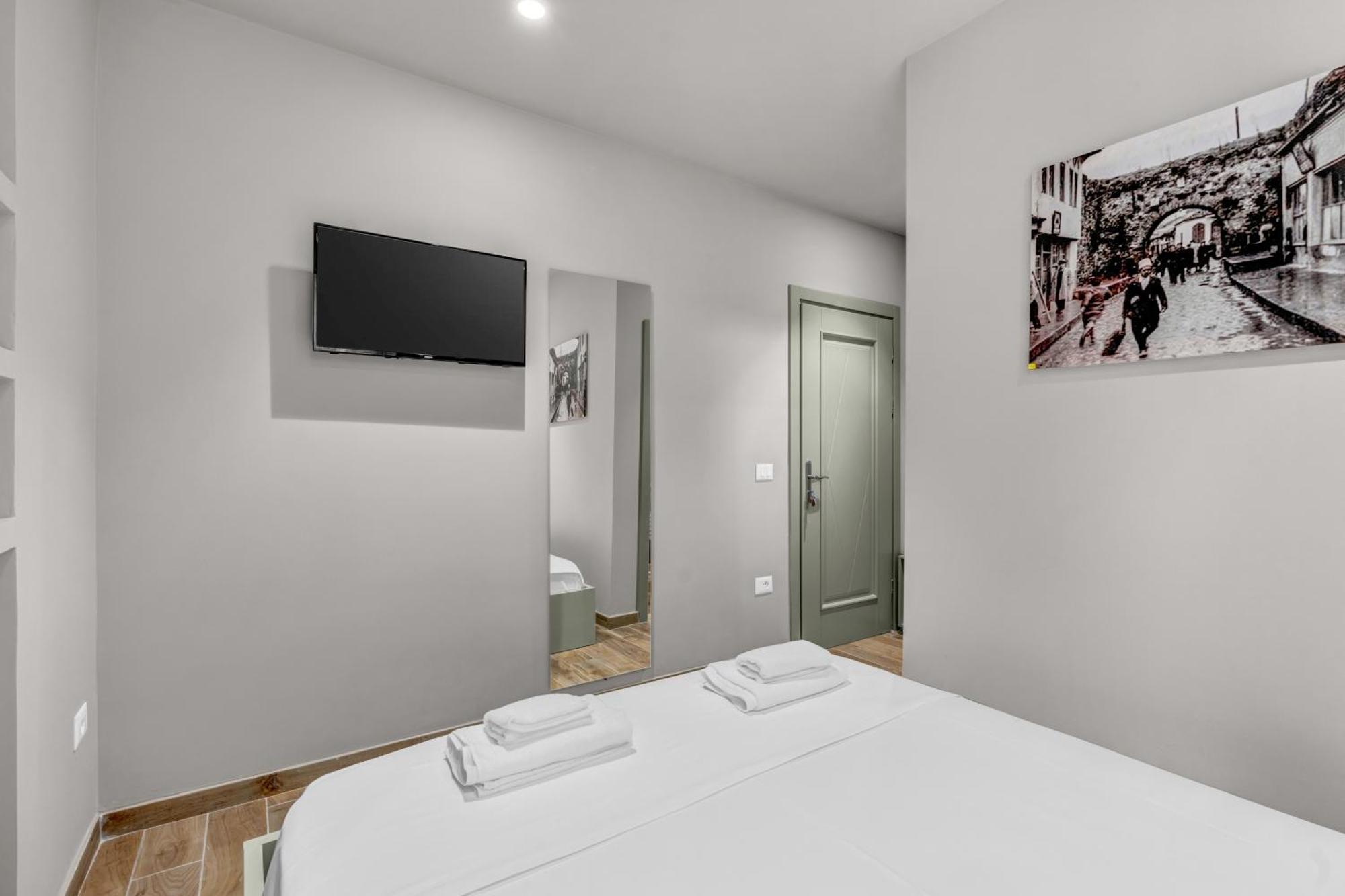 Villa Zoi A Stay To Remember I Located Inside The Castle Of Elbasan, On A Historic Roman Road Via Egnatia I Homemade Breakfast Εξωτερικό φωτογραφία